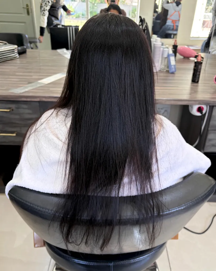 Before &mdash; dark hair at shoulder length before extensions
