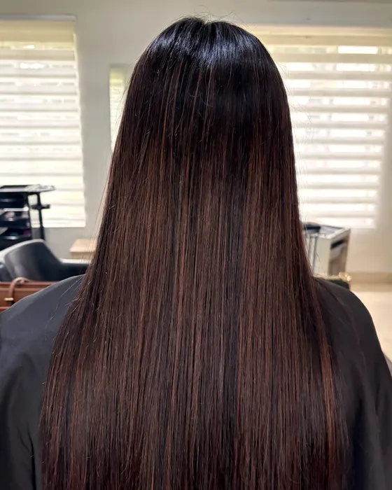 Glossy dark brunette, mirror-smooth finish — The Edit by K.C
